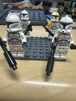 LEGO Star Wars Clone Trooper Minifigures Lot Of 4 - Thumbnail 2