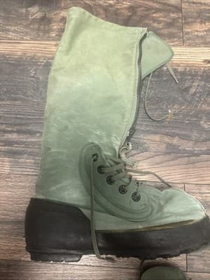 USGI Extreme Cold Weather N-1B MUKLUK Boots Zipper Size M Green Black - Image 1