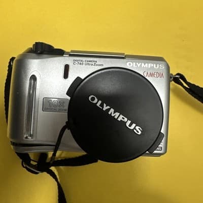 OLYMPUS CAMEDIA C -740 ULTRA ZOOM DIGITAL CAMERA USED TESTED With SD Card - Image 1