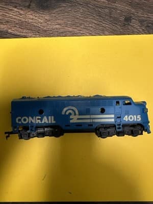 HO Scale Tyco Conrail 4015 Engine HK - Image 1
