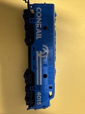 HO Scale Tyco Conrail 4015 Engine HK - Thumbnail 2