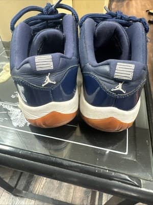 Air Jordan 11 Retro Low Midnight Navy Gum 528895-465 Size 9.6 Used - Thumbnail 3