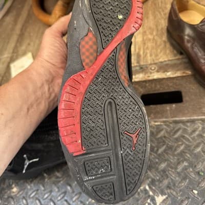 Jordan 19 Retro Countdown Package Bred 2008 Size 10 DAMAGED FOR REPAIR SEE PICS - Thumbnail 6