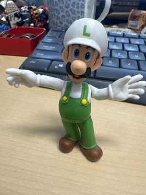 Luigi Super Mario 9inch figure - Image 1