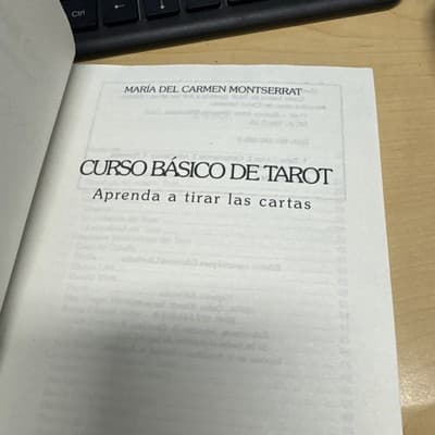 A complete tarot course book by María Del Carmen Montserrat. - Thumbnail 3
