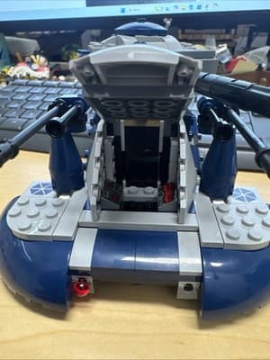 LEGO Star Wars: Armored Assault Tank (AAT) (75283) - Thumbnail 4