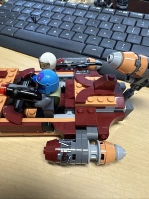 LEGO Star Wars: Luke's Landspeeder (75173) Obi-Wan Kenobi - Thumbnail 3