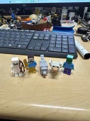 LEGO Minifigure Minecraft Lot, Alex, Steve, Skeleton, Wolf , Chicken - Image 1