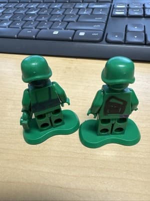 LEGO Green Army Man Minifigure Medic toy002 7595 Toy Story CMF Lot Rare Retired - Thumbnail 4