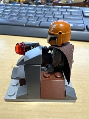 LEGO Minifigure Orange Helmet Cape Blaster Buildable Rocky Base Plastic - Thumbnail 2