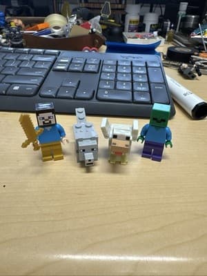LEGO Minifigure Minecraft Lot, Alex, Steve, Skeleton, Wolf , Chicken - Thumbnail 6
