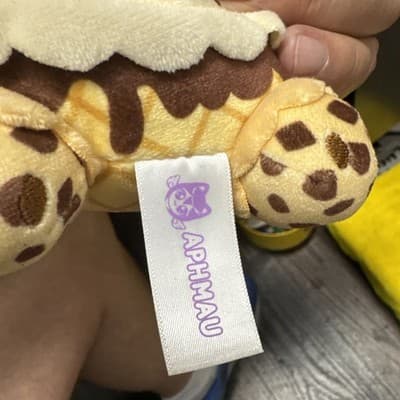 Aphmau MeeMeows Cookie Dough Ice Cream Cat 6" Limited Edition Mystery Plush - Thumbnail 5