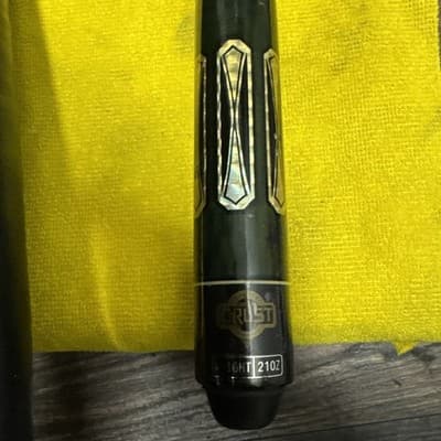 58" Crest Billiard Pool Cuestick 21 oz Teal Very Good Condition - Image 1