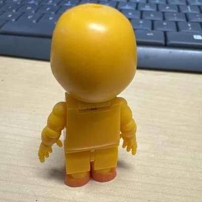 McFarlane Five Nights at Freddy's Chica minifigure compatible FNAF 2016 - Thumbnail 3
