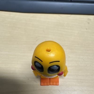 McFarlane Five Nights at Freddy's Chica minifigure compatible FNAF 2016 - Thumbnail 2