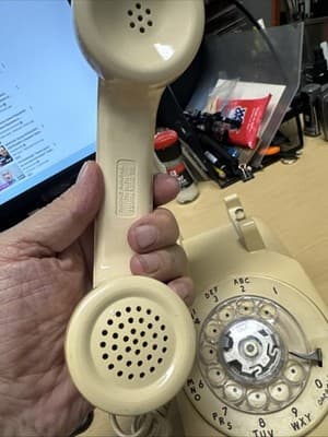 Vintage Telephone ITT Rotary Dial Desk 1979 Model USOC - Thumbnail 2
