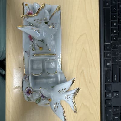 VINTAGE CAPODIMONTE CROWN N PORCELAIN CAR AUTO - Image 1