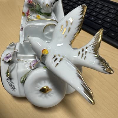 VINTAGE CAPODIMONTE CROWN N PORCELAIN CAR AUTO - Thumbnail 3