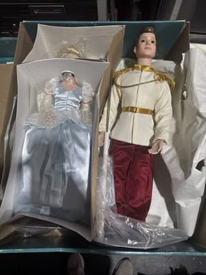 Disney CINDERELLA and PRINCE CHARMING Porcelain Doll Set Limited Edition 5000 - Image 1