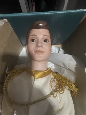 Disney CINDERELLA and PRINCE CHARMING Porcelain Doll Set Limited Edition 5000 - Thumbnail 4