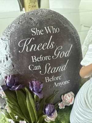 Hamilton Collection, Keith Mallet, She Who Kneels Before God - Thumbnail 2