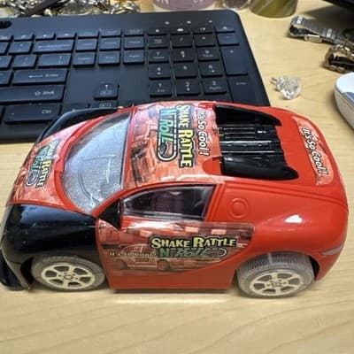 SHAKE RATTLE N ROLL RED CAR It’s Do Cool Battery Driven - Thumbnail 2