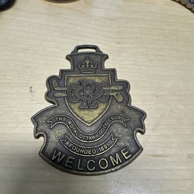Commemorative badge for The Royal Ottawa Golf Club, founded 1891. - Image 1