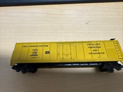 Atlas N Scale Fruit Growers Express F.G.E.X. 10000 Refeer 10000 10000 - Image 1
