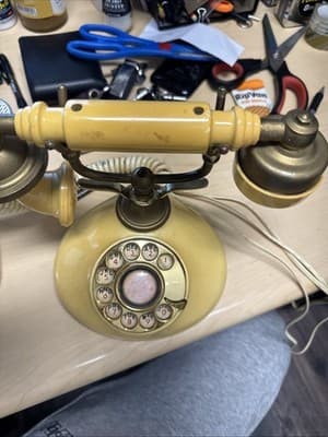 Rare Vintage 1970 FRENCH STYLE Beige & Gold Color Rotary Dial Desk Top Telephone - Thumbnail 3