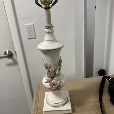 Vintage Lg. Porcelain Soft White Table Lamp w/ Applied Roses 17” Made in Japan - Image 1