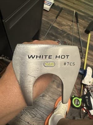Odyssey White Hot XG #7cs Putter RH 37.5" - Image 1