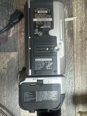 SHARP VL- A110 Camcorder LCD Viewcam 8, 16x Power Zoom BATTERY Silver - Thumbnail 3