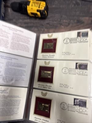 Golden Replicas of United States Stamps Surfaces 22k Gold , 74 Stamps - Thumbnail 10