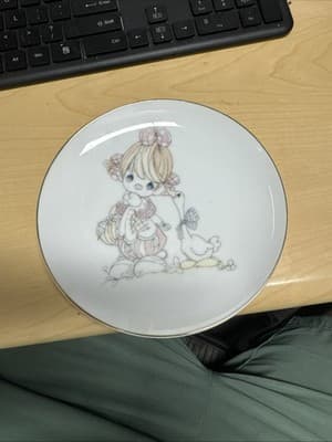 Precious Moments 1984 GIRL CLOWN AND GOOSE Plate 6 1/4" - Image 1