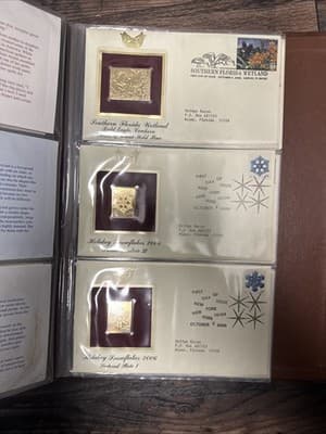 Golden Replicas of United States Stamps Surfaces 22k Gold , 74 Stamps - Thumbnail 7