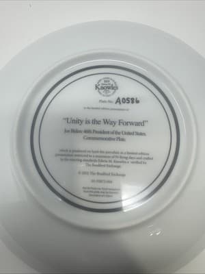 Joe Biden Commemorative plate. Bradford Exchange "An historic change - Thumbnail 2