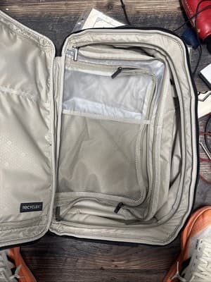 Samsonite Black Back Pack / Messenger Bag New - Thumbnail 2