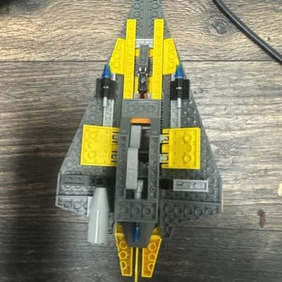 LEGO Star Wars: Anakin's Jedi Starfighter 7669 Built Set W/ SW0183 Minifigure - Thumbnail 6
