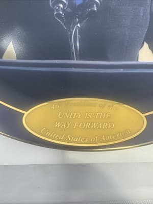 Joe Biden Commemorative plate. Bradford Exchange "An historic change - Thumbnail 4