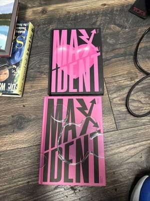 STRAY KIDS - MAXIDENT SET K-POP - 2CD/2 BOOK/ 2 POSTERS/INSERTS + 3 STICKERS - Image 1