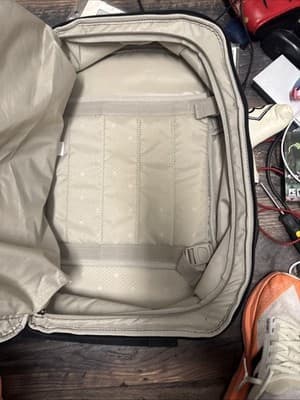 Samsonite Black Back Pack / Messenger Bag New - Thumbnail 4