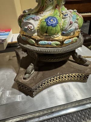 Vintage CAPODIMONTE Hand Painted Porcelain & Brass Lamp Italy - Thumbnail 3