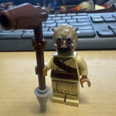 NEW LEGO Star Wars Tusken Raider Minifigure sw0620 From Set 75173 75081 75198 - Image 1