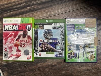 Xbox 360 Kinect Bundle - Image 1
