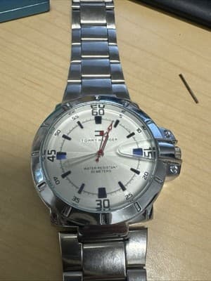 Tommy Hilfiger F90264 Men's Stainless Steel Watch With Blue Date Dial 30m - Thumbnail 2