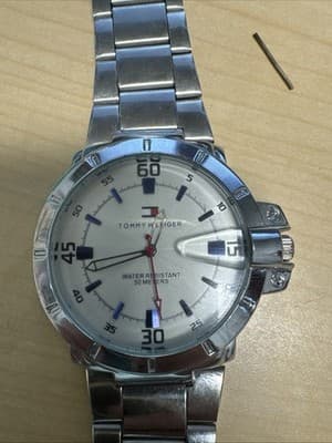 Tommy Hilfiger F90264 Men's Stainless Steel Watch With Blue Date Dial 30m - Image 1