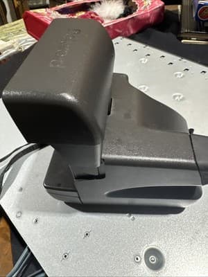 Vintage Polaroid One Step Close Up 600 Instant Film Camera and Strap - Thumbnail 2
