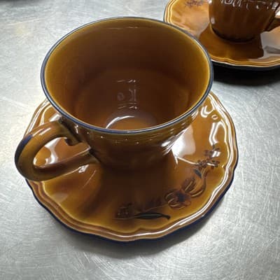 Luneville Louis XV Honey Teacups and Saucers - France - Set of 4 - Thumbnail 2