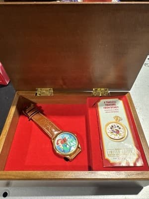 Disney Watch Collectors Club Series V Little Mermaid By Fossil W/music Box #4268 - Thumbnail 2