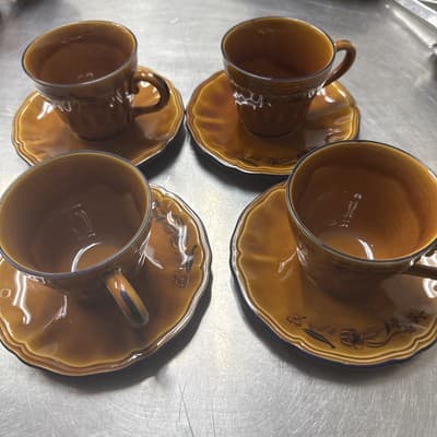 Luneville Louis XV Honey Teacups and Saucers - France - Set of 4 - Image 1